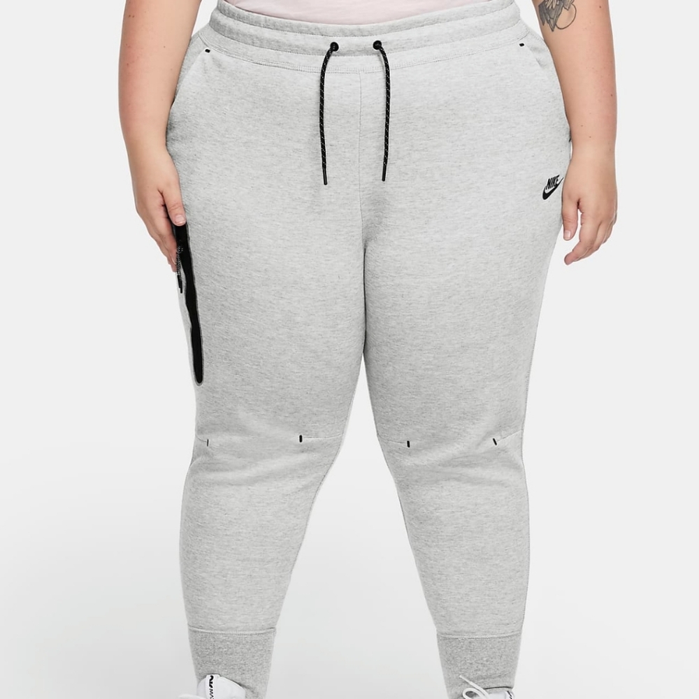 Nike Sportswear Tech Fleece - Picture 2 of 6